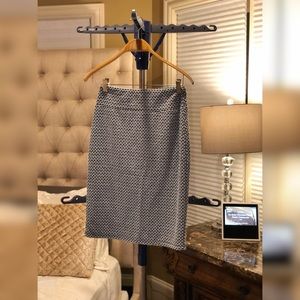 BLACK & WHITE KNIT SKIRT